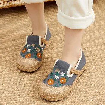 2021 Yeni İlkbahar / sonbahar El Yapımı Tuval Yuvarlak Ayak Sığ Rahat Çiçek Dikiş Keten pamuklu ayakkabılar Balıkçı Kadın Düz