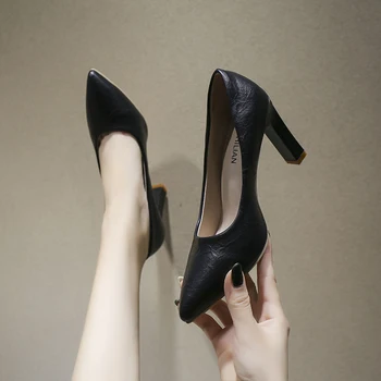 Sonbahar Yeni Moda Siyah Yüksek Topuklu Bayanlar Kare Topuk Sivri tek ayakkabı Kariyer Ofis kadın ayakkabısı Basit Konfor Pompaları 8cm
