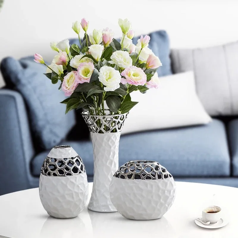 Seramik Vazo beyaz gümüş Ajur desen çiçek vazo Avrupa Oturma Odası Dekorasyon Ev Dekor çiçek Vazo Dekoratif süsler