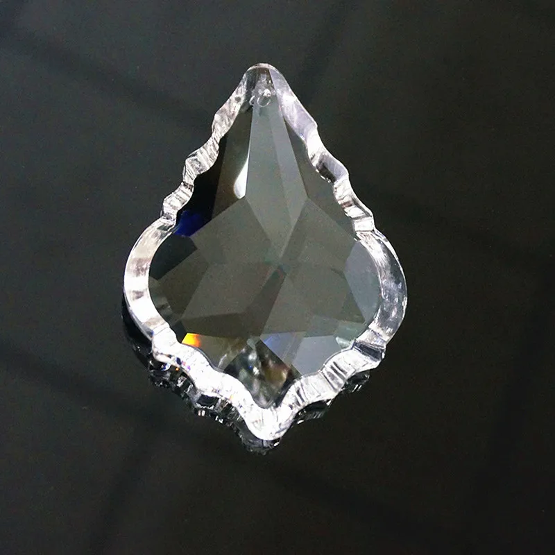 1 adet Yeni Temizle Cam Kristaller Avize Prizmalar Parçaları Asılı Akçaağaç Yaprağı Kolye Aydınlatma 63mm DIY Dekor Aksesuarları