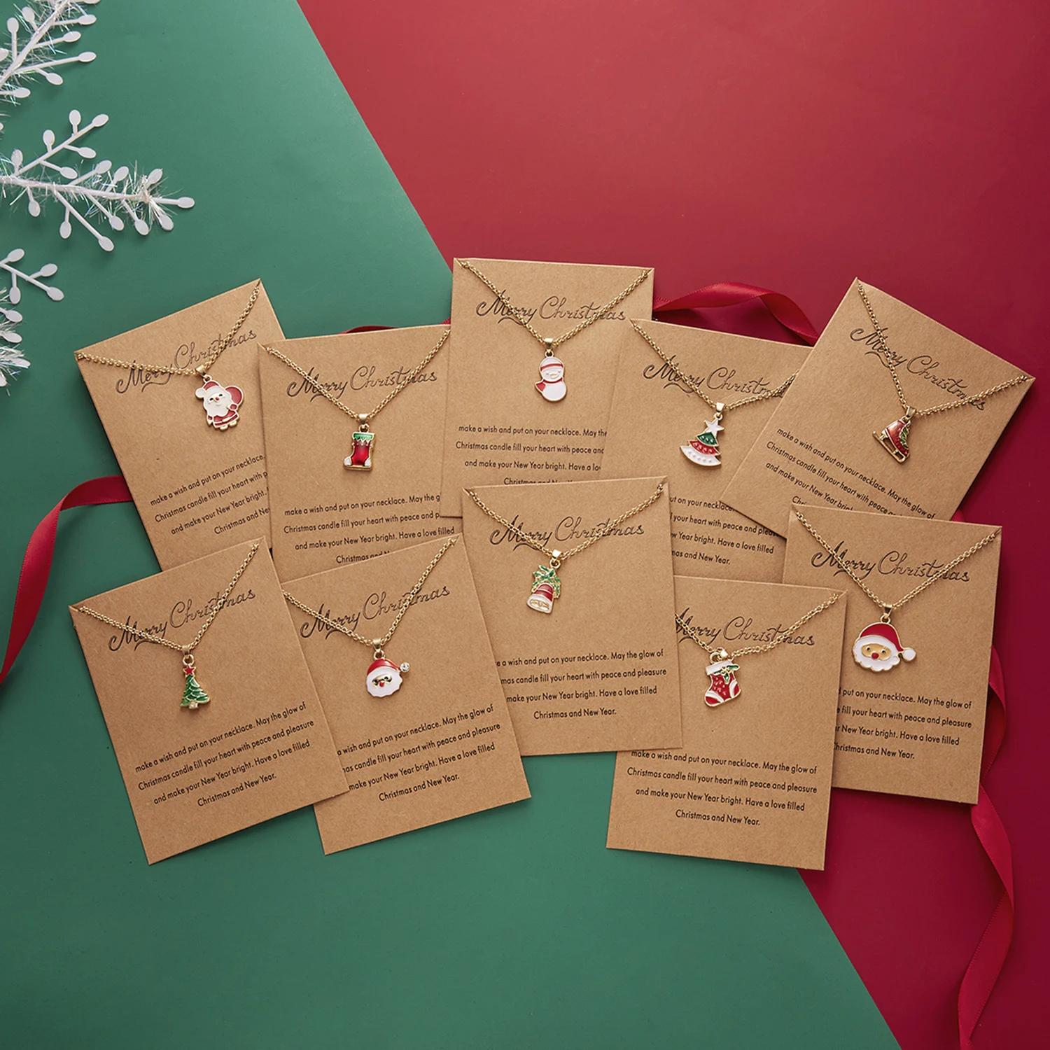 10 Stil Sevimli Narin Noel Kolye Kadınlar için Zarif Emaye Noel Baba Ren Geyiği Çelenk Bells Kolye Kolye Toptan